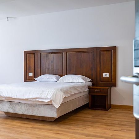 Voyager Hotel Navodari Bagian luar foto