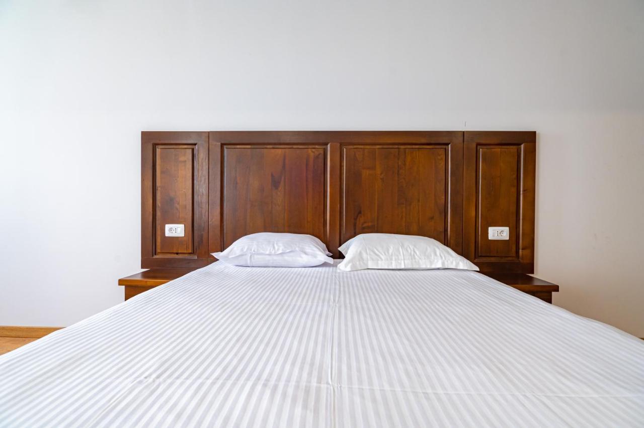 Voyager Hotel Navodari Bagian luar foto