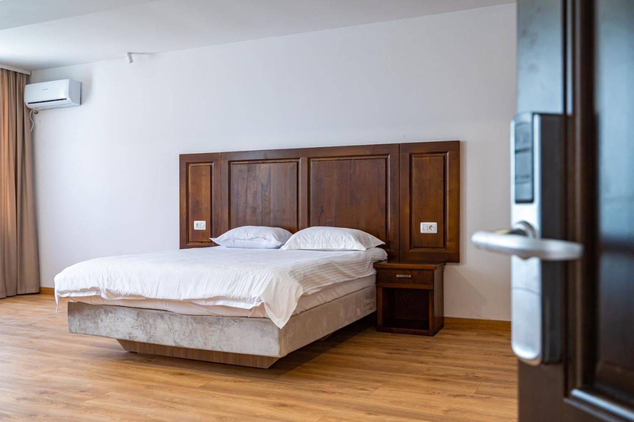 Voyager Hotel Navodari Bagian luar foto