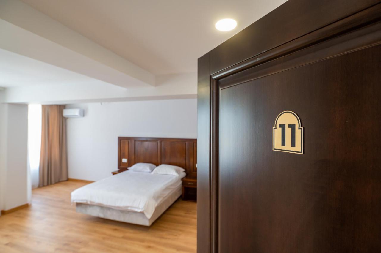Voyager Hotel Navodari Bagian luar foto
