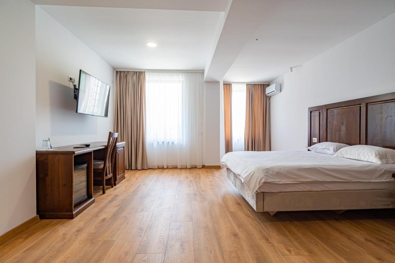 Voyager Hotel Navodari Bagian luar foto