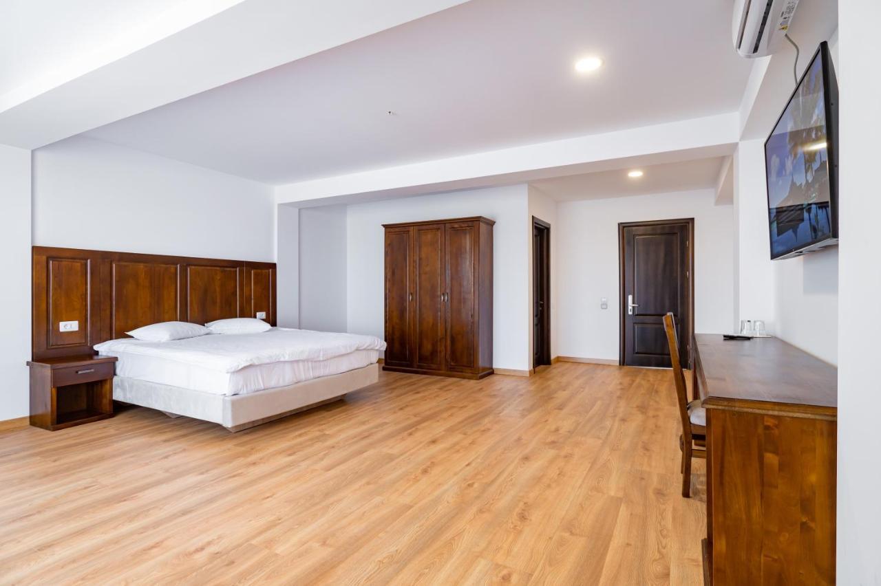Voyager Hotel Navodari Bagian luar foto