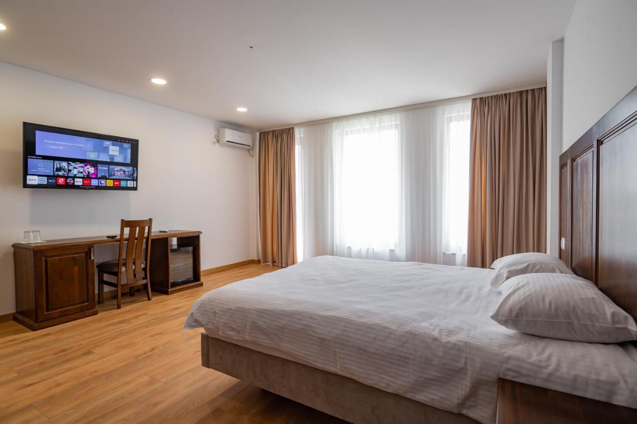 Voyager Hotel Navodari Bagian luar foto