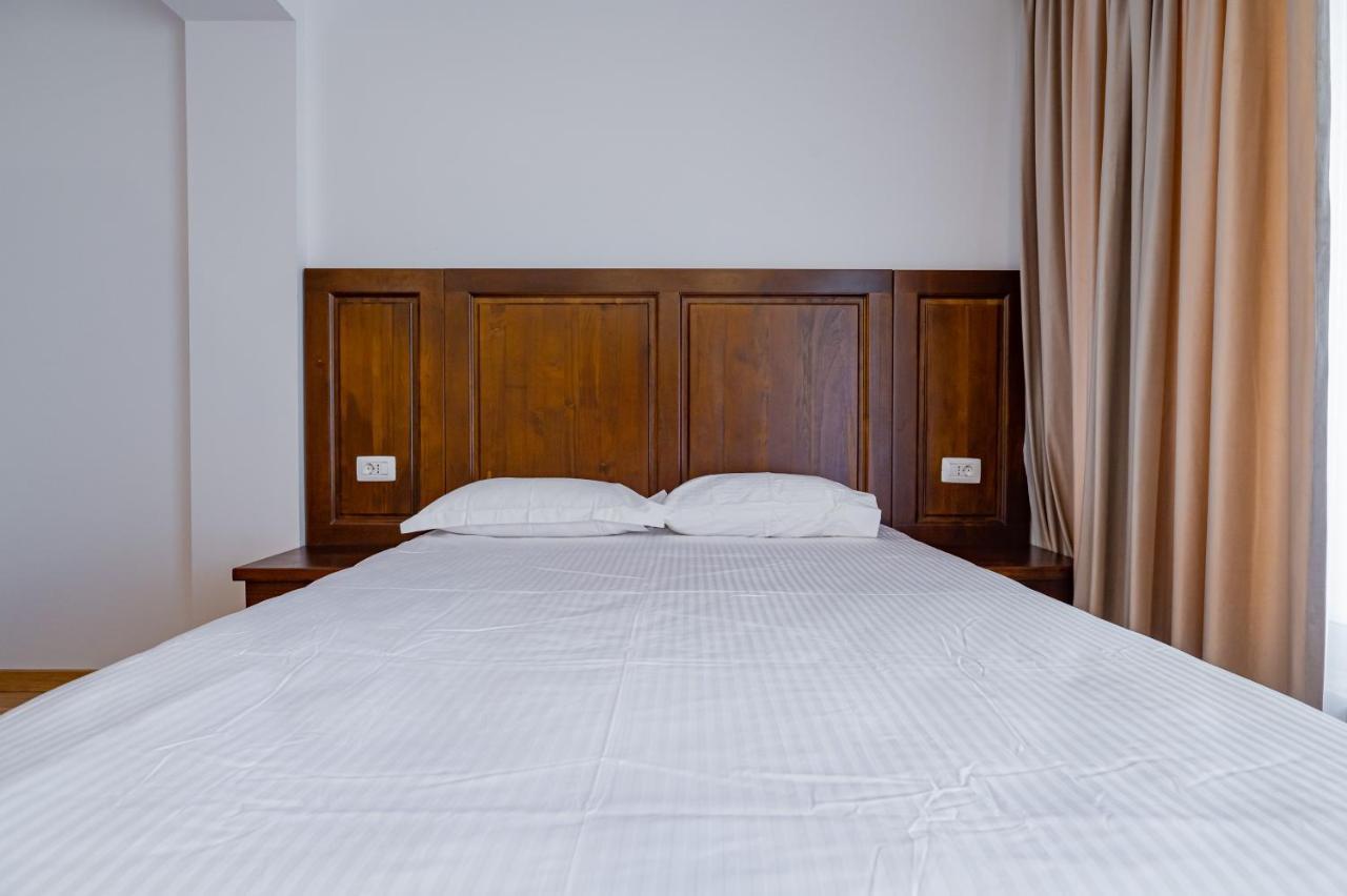 Voyager Hotel Navodari Bagian luar foto