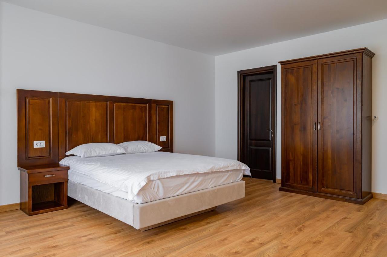 Voyager Hotel Navodari Bagian luar foto