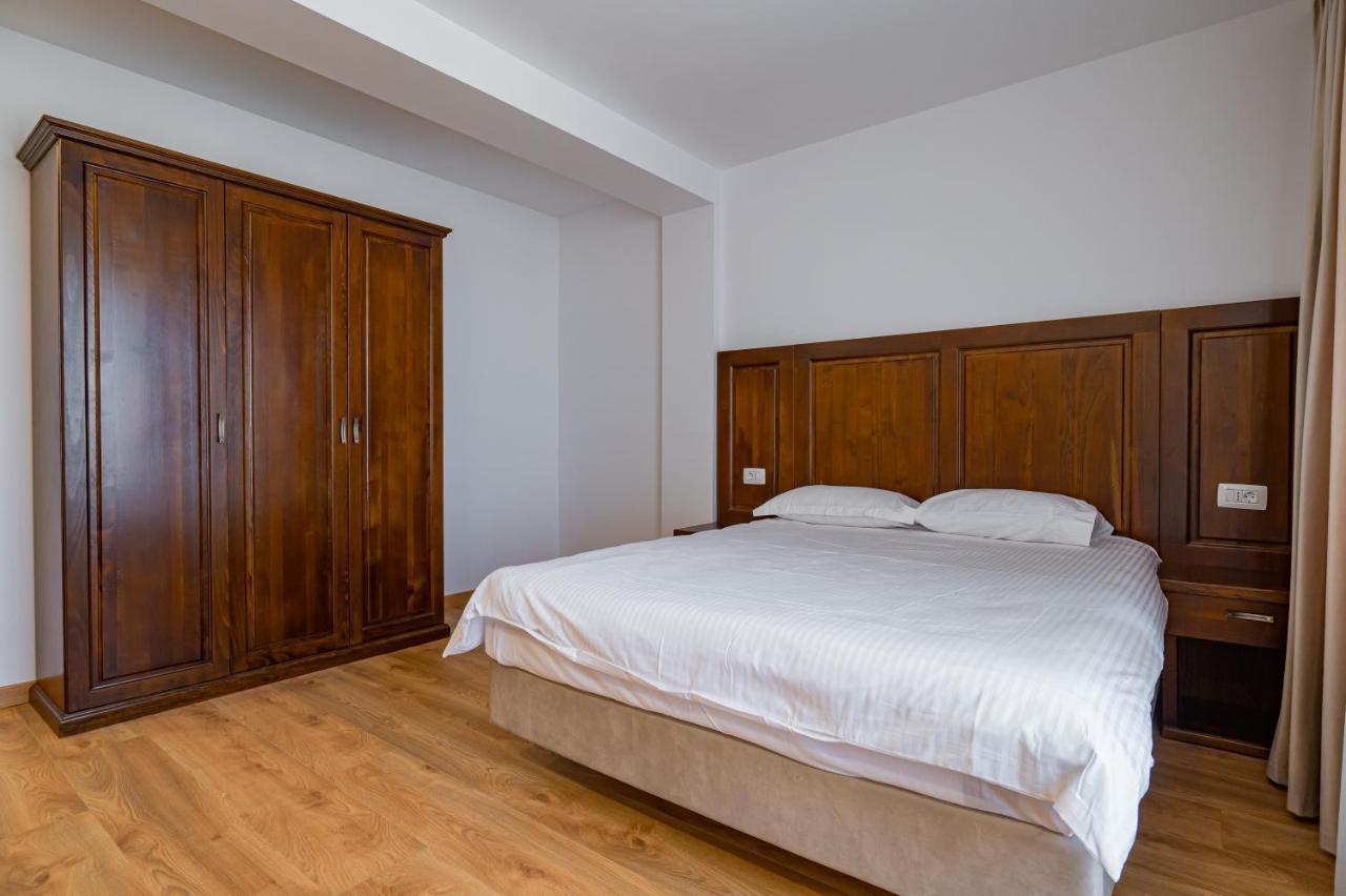 Voyager Hotel Navodari Bagian luar foto