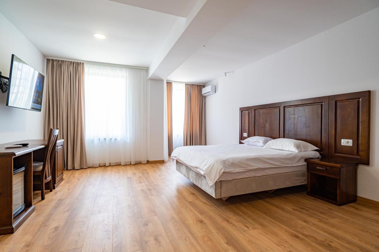 Voyager Hotel Navodari Bagian luar foto