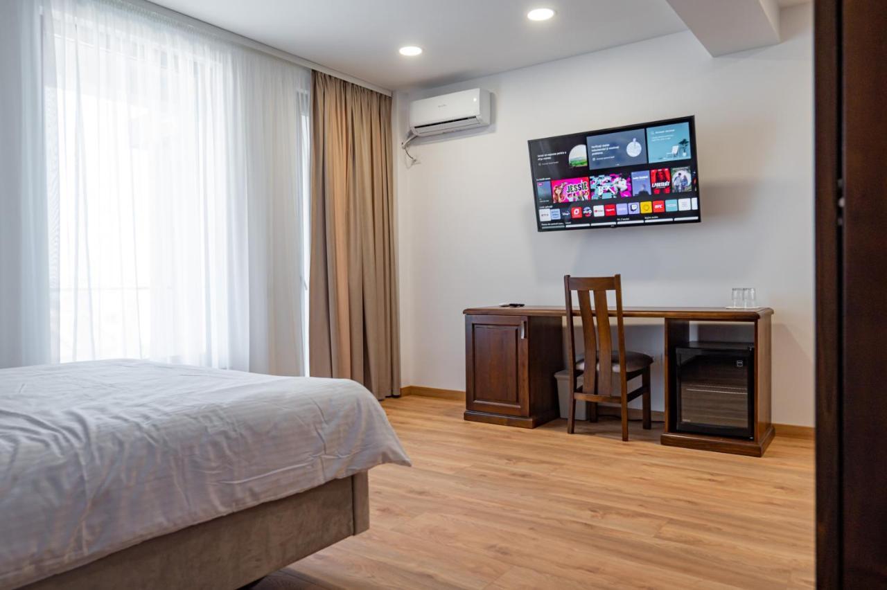 Voyager Hotel Navodari Bagian luar foto