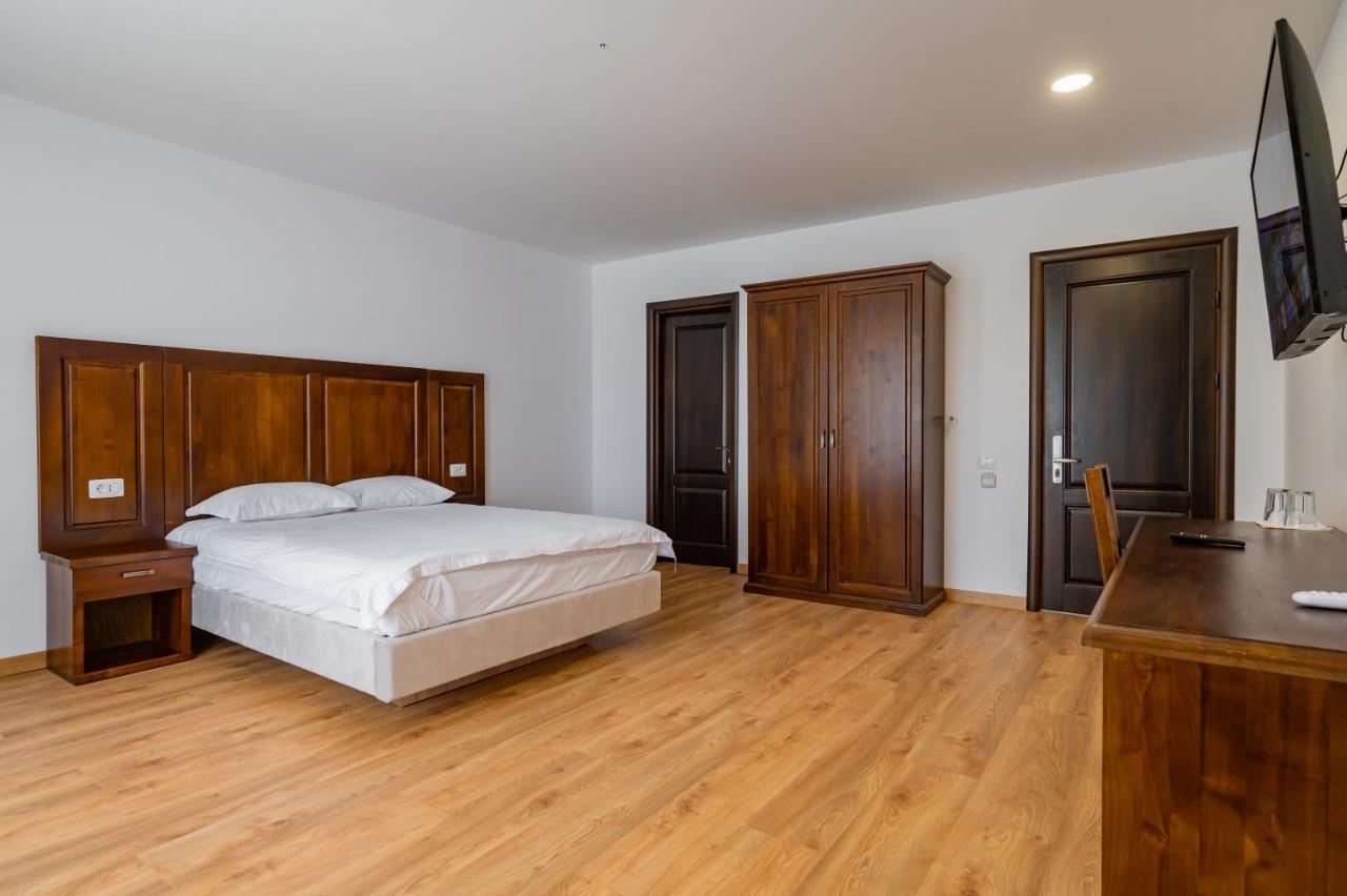 Voyager Hotel Navodari Bagian luar foto