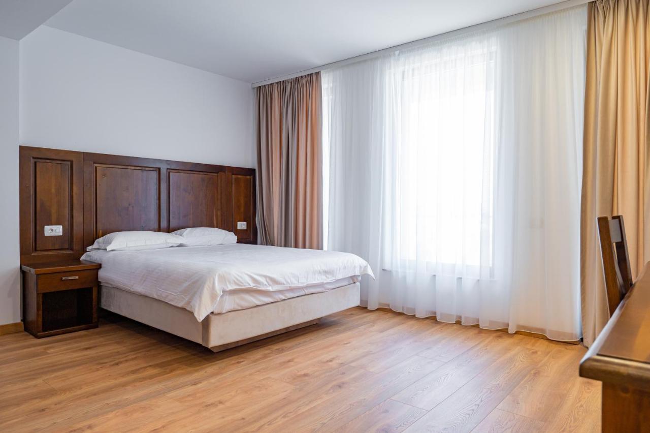 Voyager Hotel Navodari Bagian luar foto