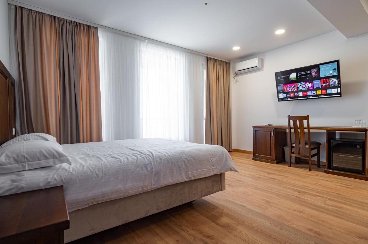 Voyager Hotel Navodari Bagian luar foto