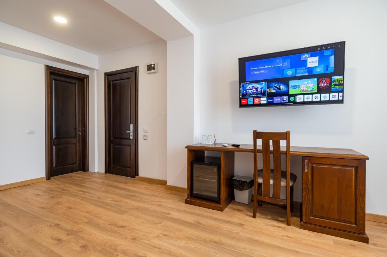 Voyager Hotel Navodari Bagian luar foto