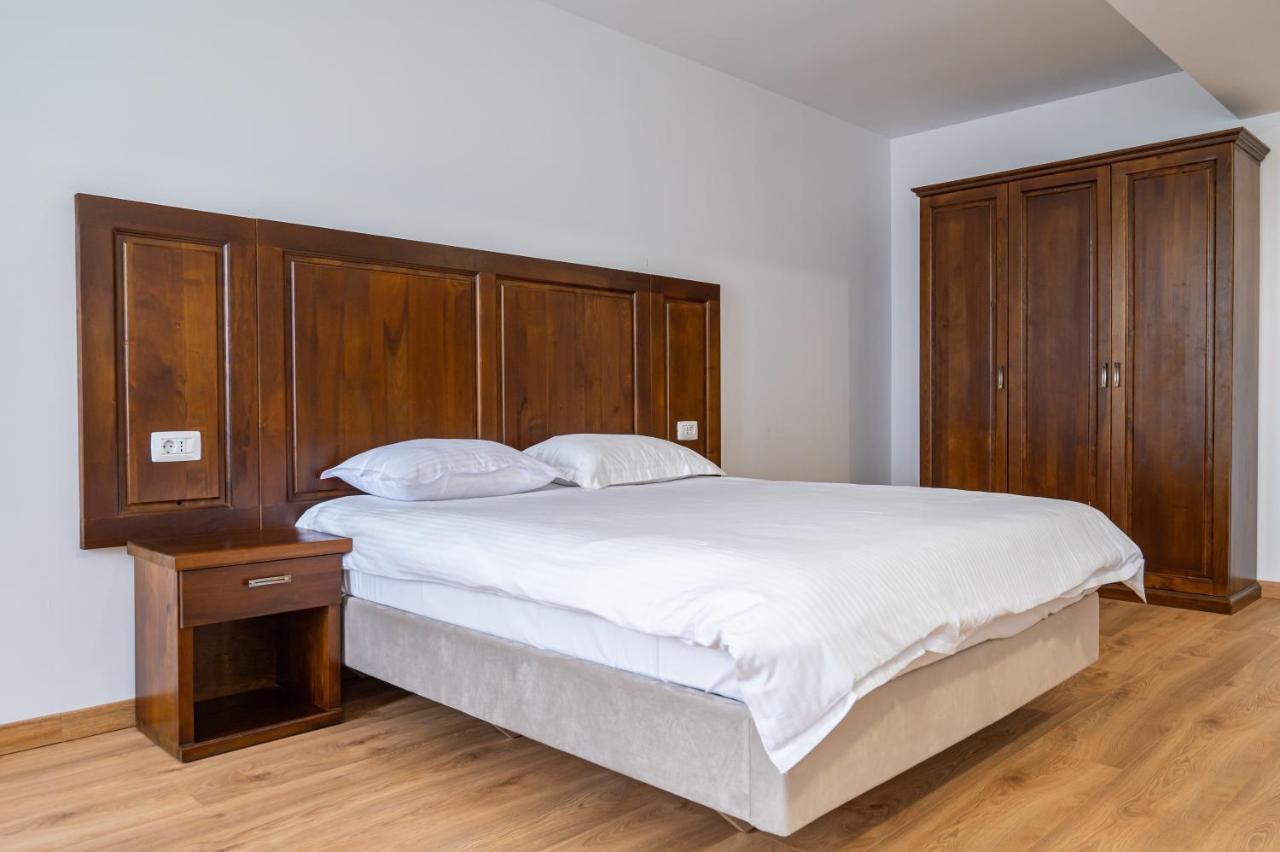 Voyager Hotel Navodari Bagian luar foto