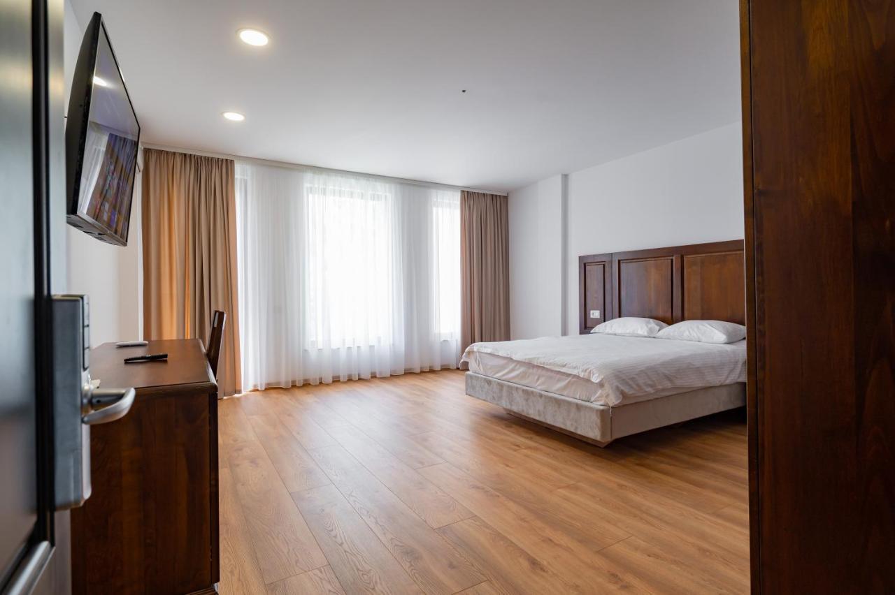 Voyager Hotel Navodari Bagian luar foto