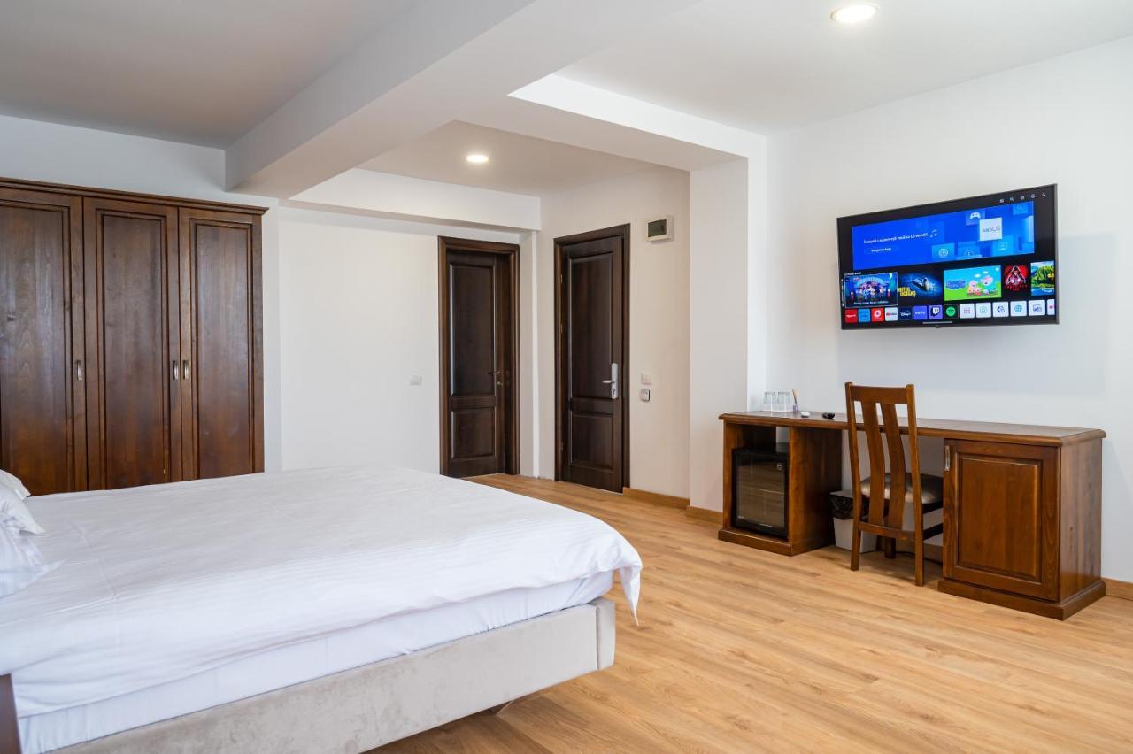 Voyager Hotel Navodari Bagian luar foto