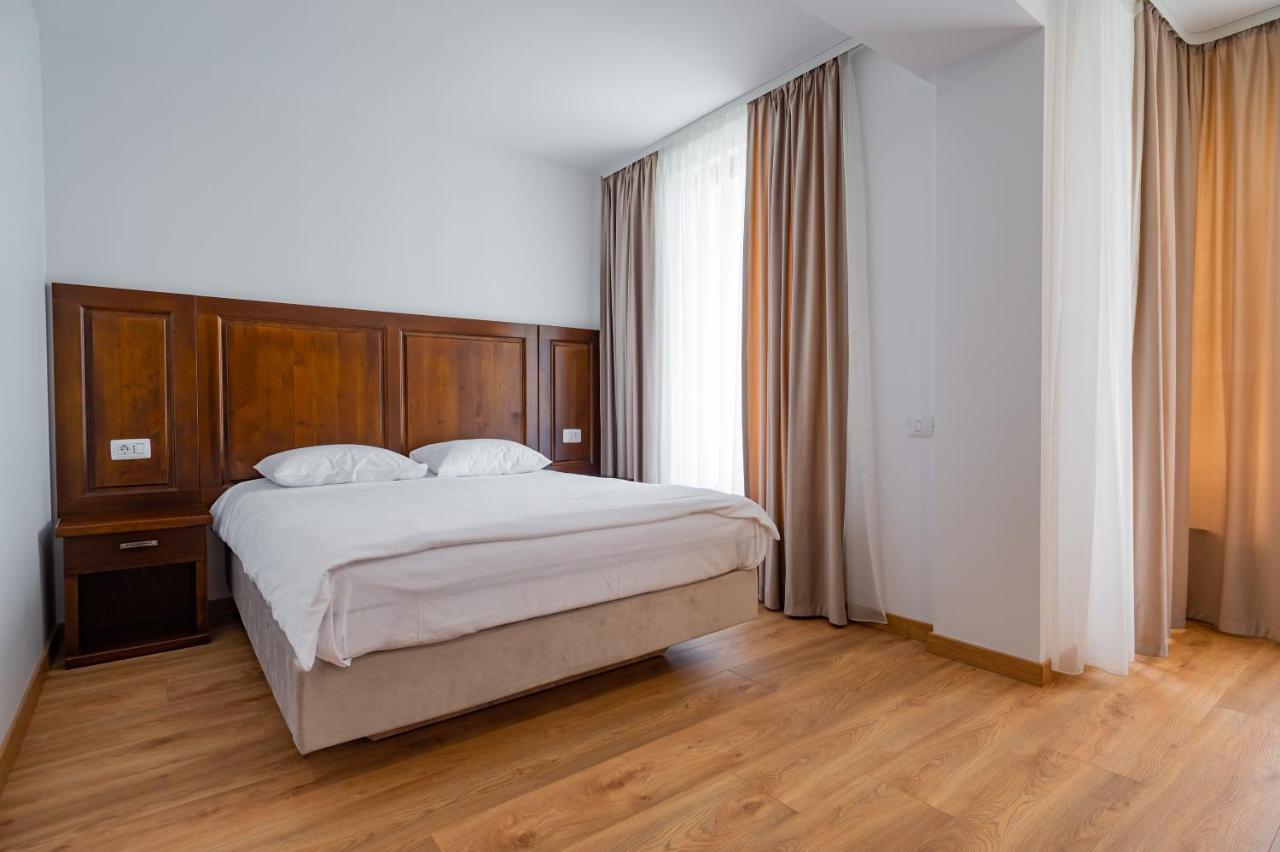 Voyager Hotel Navodari Bagian luar foto